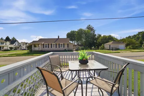 Exterior - 2323 Beatrice St, Springfield, OH 45503 photo 6 of 14