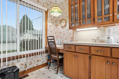 Kitchen - 2323 Beatrice St, Springfield, OH 45503 photo 7 of 8