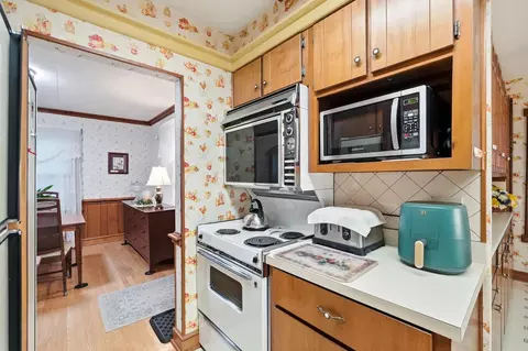Kitchen - 2323 Beatrice St, Springfield, OH 45503 photo 4 of 8