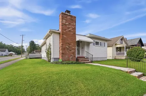 Exterior - 2323 Beatrice St, Springfield, OH 45503 photo 2 of 14