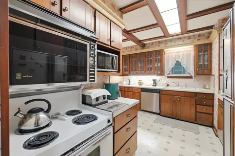 Kitchen - 2323 Beatrice St, Springfield, OH 45503 photo 1 of 8