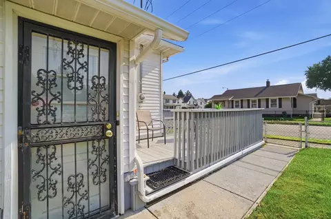 Exterior - 2323 Beatrice St, Springfield, OH 45503 photo 8 of 14