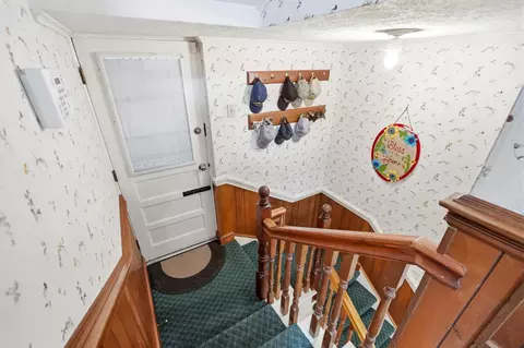 Entry Way - 2323 Beatrice St, Springfield, OH 45503 photo 3 of 4