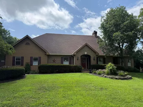 1342 Pinecrest Dr NE, Lancaster, OH 43130