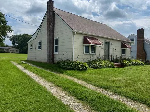 206 Cedar St, Danville, OH 43014