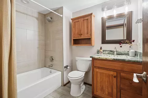 Bath - 2756 Lear Rd, Columbus, OH 43220 photo 3 of 5