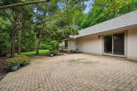 Exterior - 2756 Lear Rd, Columbus, OH 43220 photo 6 of 13
