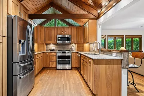 Kitchen - 2756 Lear Rd, Columbus, OH 43220 photo 2 of 5