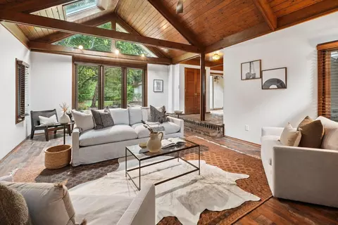Living - 2756 Lear Rd, Columbus, OH 43220 photo 3 of 7