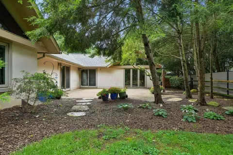 Exterior - 2756 Lear Rd, Columbus, OH 43220 photo 8 of 13