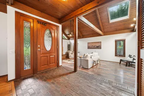 Entry Way - 2756 Lear Rd, Columbus, OH 43220 photo 2 of 2