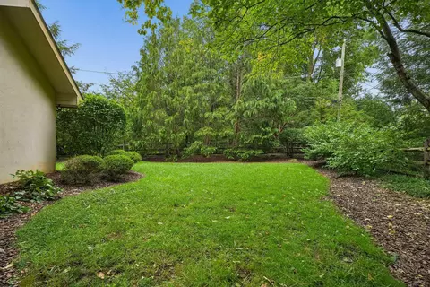 Exterior - 2756 Lear Rd, Columbus, OH 43220 photo 13 of 13