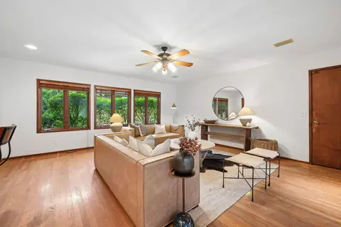 Living - 2756 Lear Rd, Columbus, OH 43220 photo 4 of 7
