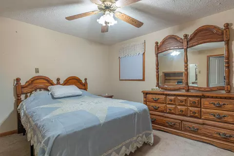 Bedroom - 7570 Troy Rd, Springfield, OH 45502 photo 2 of 4