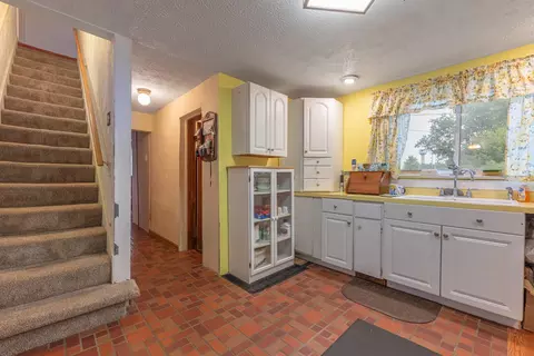 Entry Way - 7570 Troy Rd, Springfield, OH 45502 photo 1 of 2