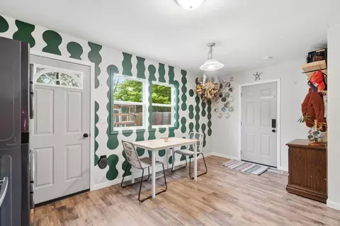 Entry Way - 596 Easy St, Marion, OH 43302 photo 3 of 3