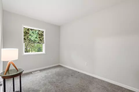 Bedroom - 596 Easy St, Marion, OH 43302 photo 5 of 10