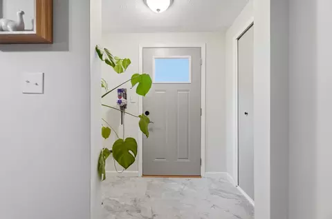 Entry Way - 596 Easy St, Marion, OH 43302 photo 1 of 3