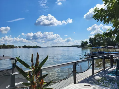 2950 Canal Dr, Millersport, OH 43046