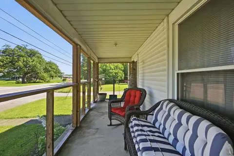 Exterior - 189 E Main St, Mount Sterling, OH 43143 photo 6 of 8