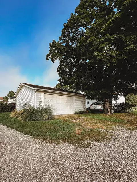 Exterior - 189 E Main St, Mount Sterling, OH 43143 photo 5 of 8