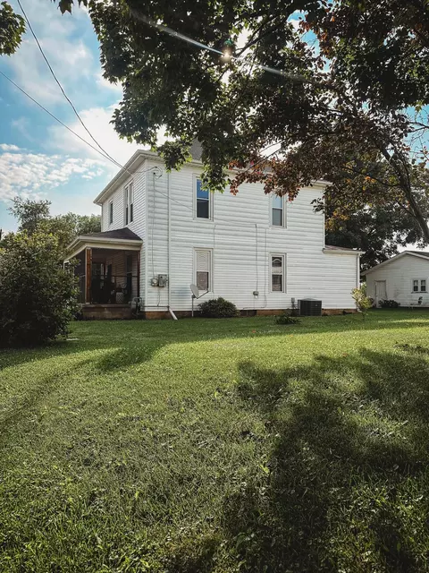 Exterior - 189 E Main St, Mount Sterling, OH 43143 photo 4 of 8