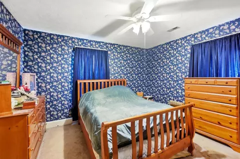Bedroom - 189 E Main St, Mount Sterling, OH 43143 photo 4 of 4