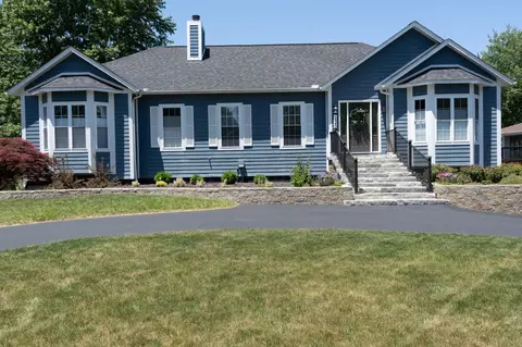 1440 E Choctaw Dr, London, OH 43140