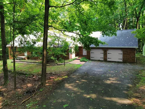1550 Welsh Hills Rd NE, Granville, OH 43023