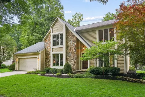 6732 Heathview St, Worthington, OH 43085