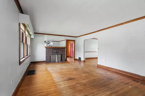 Living - 19 Hoffman Ave, Mansfield, OH 44906 photo 1 of 3