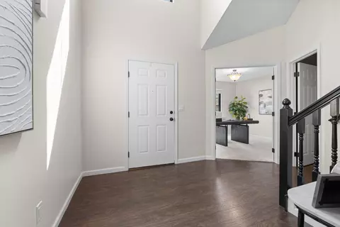 Entry Way - 2935 Splitrock Rd, Columbus, OH 43221 photo 1 of 2