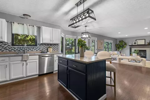 Kitchen - 2935 Splitrock Rd, Columbus, OH 43221 photo 4 of 5