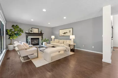 Living - 2935 Splitrock Rd, Columbus, OH 43221 photo 1 of 3
