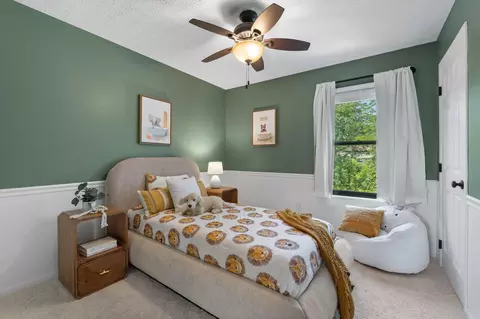 Bedroom - 2935 Splitrock Rd, Columbus, OH 43221 photo 6 of 7