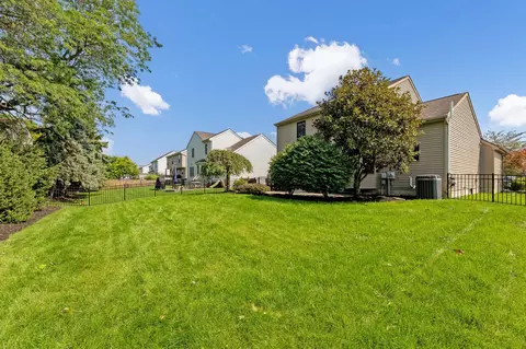 Exterior - 2935 Splitrock Rd, Columbus, OH 43221 photo 4 of 6