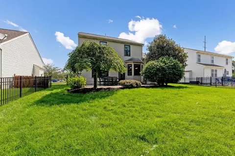 Exterior - 2935 Splitrock Rd, Columbus, OH 43221 photo 3 of 6
