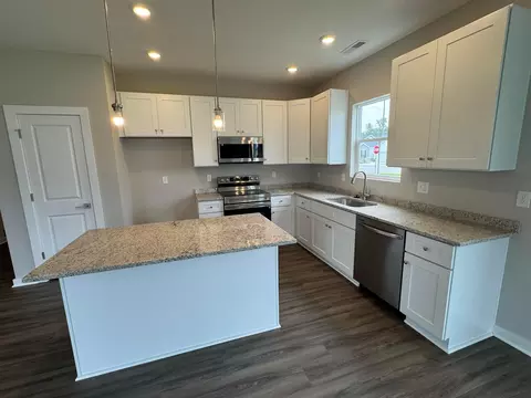 Kitchen - 152 Harwitch Rd, Delaware, OH 43015 photo 1 of 1