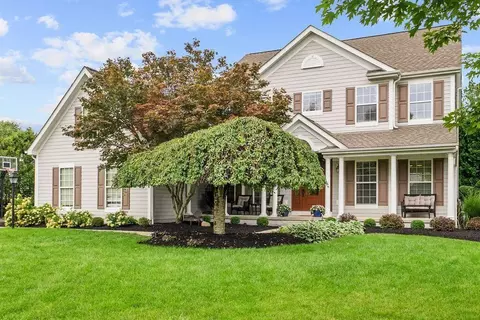 5245 Meadow Bend Dr, Lewis Center, OH 43035