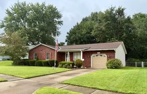 1900 Lakeview Dr, Newark, OH 43055
