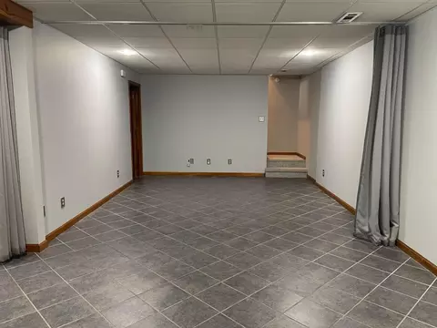 Living - 31275 Deerfield Dr, Logan, OH 43138 photo 4 of 6