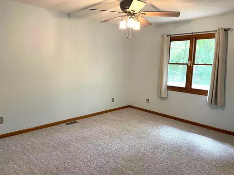 Bedroom - 31275 Deerfield Dr, Logan, OH 43138 photo 5 of 5