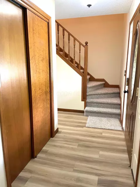 Entry Way - 31275 Deerfield Dr, Logan, OH 43138 photo 1 of 3