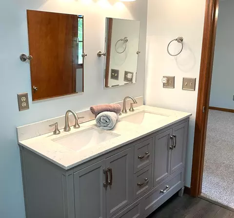 Bath - 31275 Deerfield Dr, Logan, OH 43138 photo 8 of 9