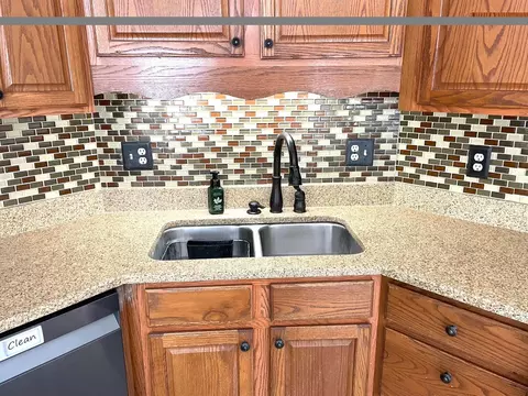 Kitchen - 31275 Deerfield Dr, Logan, OH 43138 photo 2 of 5