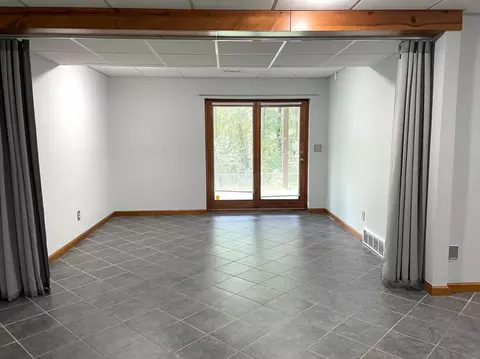 Living - 31275 Deerfield Dr, Logan, OH 43138 photo 6 of 6