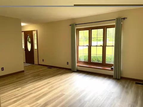 Living - 31275 Deerfield Dr, Logan, OH 43138 photo 1 of 6