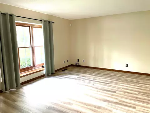 Living - 31275 Deerfield Dr, Logan, OH 43138 photo 2 of 6