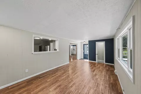 Living - 667 King Ave, Marion, OH 43302 photo 7 of 7