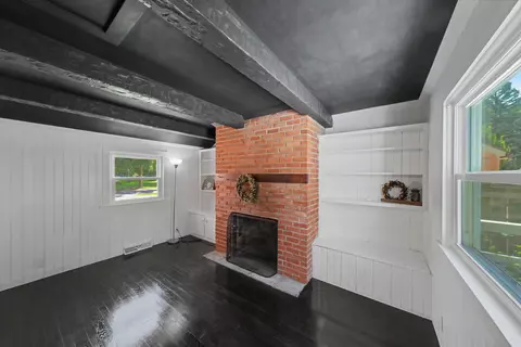 Living - 667 King Ave, Marion, OH 43302 photo 4 of 7